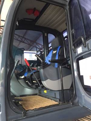 รถแบคโฮ  KOBELCO  YN - 12  ซุปเปอร์ X.  ( รถทำงาน 3,700 ชม. )     สนใจติดต่อ  081 - 6079515