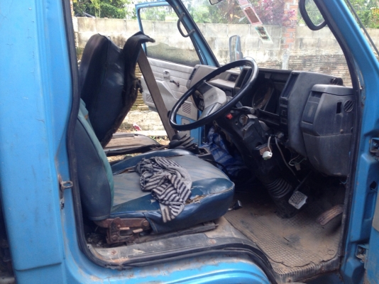 รถอีซูซุ 6 ล้อดั้ม 88 แรงม้า. ปี 38    สนใจติดต่อ  081 - 6079515