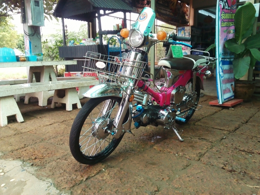 ขาย C65 เครื่องไนท์110 ครัชมือ มีเล่มทะเบียนเครื่อง+ใบซื้อขาย (ไม่เเลก / ไม่เเยก ) อะไหล่เเต่งพอมี สีพอได้ ค่าตัว 12500 บาท สนใจโทร.089-8054390 โอ๋ อยู่จังหวัด ลพบุรี