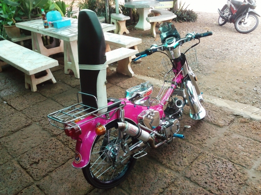 ขาย C65 เครื่องไนท์110 ครัชมือ มีเล่มทะเบียนเครื่อง+ใบซื้อขาย (ไม่เเลก / ไม่เเยก ) อะไหล่เเต่งพอมี สีพอได้ ค่าตัว 12500 บาท สนใจโทร.089-8054390 โอ๋ อยู่จังหวัด ลพบุรี