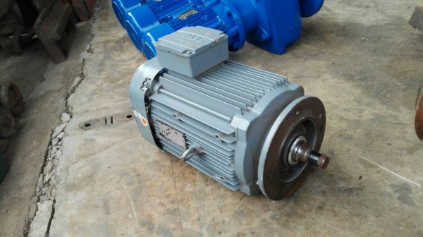 Sale>> มอเตอร์หน้าแปลน SEW Eurodrive 7.5 HP. 380 V. ใหม่แกะลัง!! โทร 089-2499-123 นครปฐม