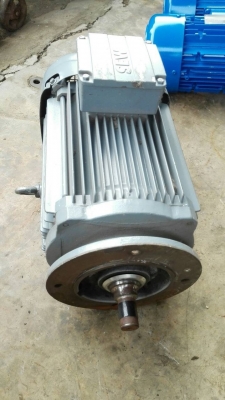 Sale>> มอเตอร์หน้าแปลน SEW Eurodrive 7.5 HP. 380 V. ใหม่แกะลัง!! โทร 089-2499-123 นครปฐม