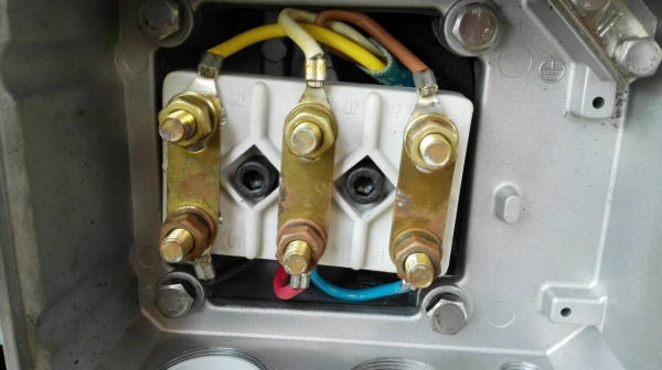 Sale>> มอเตอร์เกียร์หน้าแปลน SEW Eurodrive 20 HP. 380V. อัตราทด 1:2.76 ใหม่แกะลัง!! โทร 089-2499-123 นครปฐม