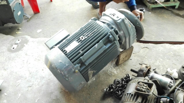 Sale>> มอเตอร์เกียร์หน้าแปลน SEW Eurodrive 20 HP. 380V. อัตราทด 1:2.76 ใหม่แกะลัง!! โทร 089-2499-123 นครปฐม