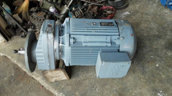 Sale>> มอเตอร์เกียร์หน้าแปลน SEW Eurodrive 20 HP. 380V. อัตราทด 1:2.76 ใหม่แกะลัง!! โทร 089-2499-123 นครปฐม