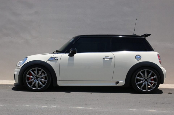 ขาย MINI COOPER S ชุดแต่ง JCW แท้ทั้งคันปี 2010 สีขาว