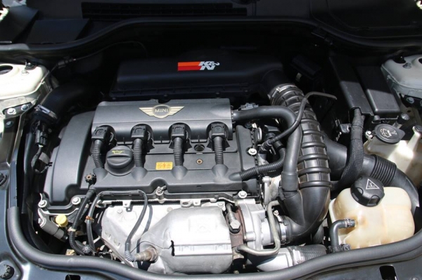 ขาย MINI COOPER S ชุดแต่ง JCW แท้ทั้งคันปี 2010 สีขาว