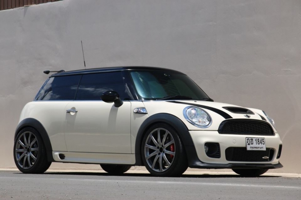 ขาย MINI COOPER S ชุดแต่ง JCW แท้ทั้งคันปี 2010 สีขาว