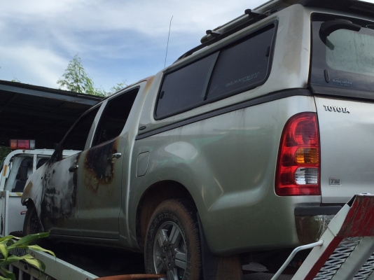 ขายรถTOYOTA VIGO 4ประตู 2500cc. ไฟไหม้ ปี2006