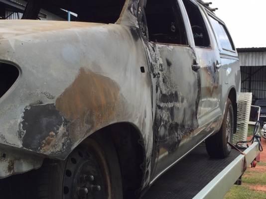 ขายรถTOYOTA VIGO 4ประตู 2500cc. ไฟไหม้ ปี2006