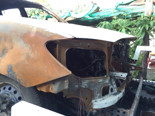 ขายรถTOYOTA VIGO 4ประตู 2500cc. ไฟไหม้ ปี2006