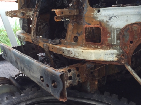 ขายรถTOYOTA VIGO 4ประตู 2500cc. ไฟไหม้ ปี2006