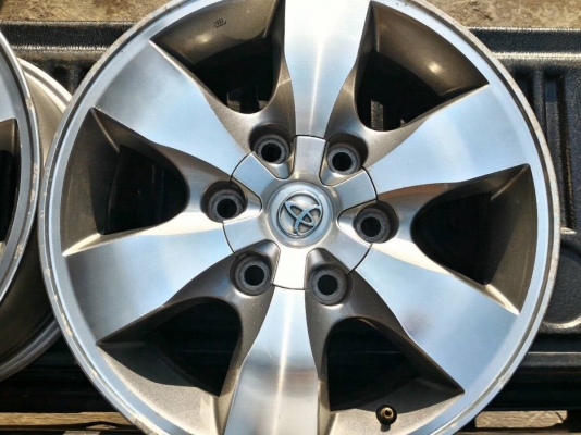 ขายล้อวีโก้ 7 x 16 พร้อมน็อต ขายล้อวีโก้ 7 x 16 พร้อมน็อต