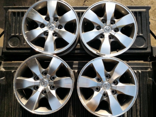 ขายล้อวีโก้ 7 x 16 พร้อมน็อต ขายล้อวีโก้ 7 x 16 พร้อมน็อต