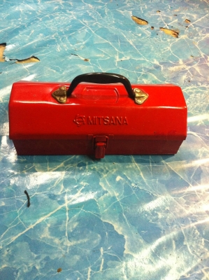 กล่องเครื่องมือช่างของใหม่เก่าเก็บ