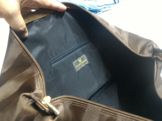 กระเป๋าเอนกประสงค์ ยี่ห้อ Bernardo Valantino  จาก อิตาลี สภาพใหม่ๆ สวย