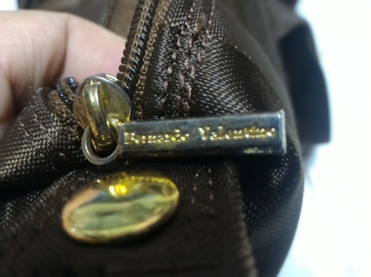 กระเป๋าเอนกประสงค์ ยี่ห้อ Bernardo Valantino  จาก อิตาลี สภาพใหม่ๆ สวย