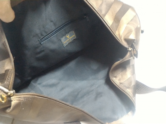 กระเป๋าเอนกประสงค์ ยี่ห้อ Bernardo Valantino  จาก อิตาลี สภาพใหม่ๆ สวย