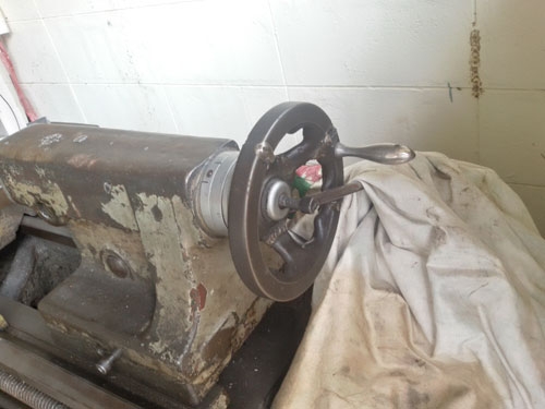 ขายเครื่องกลึงมือสอง 5 ฟุต เกียรืบล็อก 3 เพลา มีเบรค