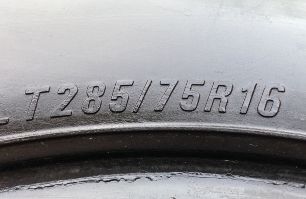 ยาง Mud Maxxis 285 75 16 ปี13 1คู่ กลางปี11 พร้อมใช้งาน