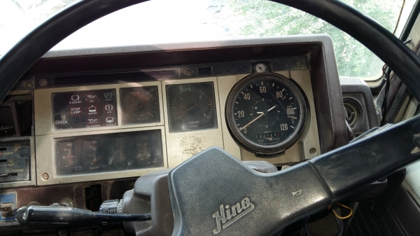 ขายด่วนครับ รถโม่ปูน HINO ZM 500  เครื่อง EK100 260 แรง โม่ตรง 6 คิว เครื่อง ดี คัสชี สวย ครับ รถกร้อมใช้ครับ