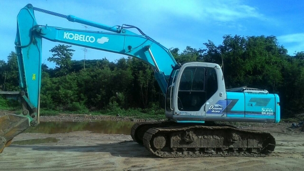ขายด่วนครับ แบคโฮ KOBELGO MARK 6 SUPER SK200 YN10-38405 ใช้งาน10456 ซ.ม.