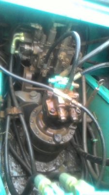 ขายด่วนครับ แบคโฮ KOBELGO MARK 6 SUPER SK200 YN10-38405 ใช้งาน10456 ซ.ม.