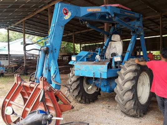 รถคีบไม้