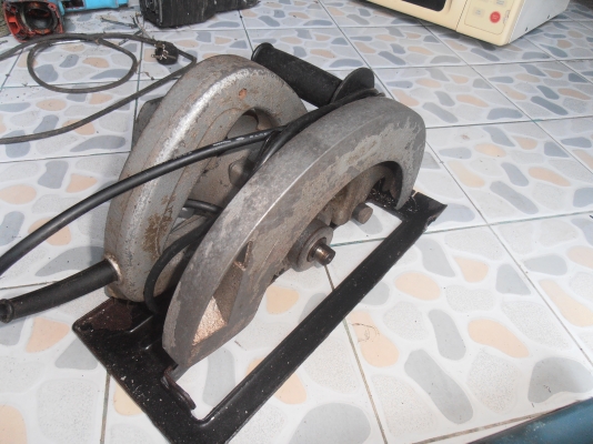 เลื่อยวงเดือน 9 นิ้ว