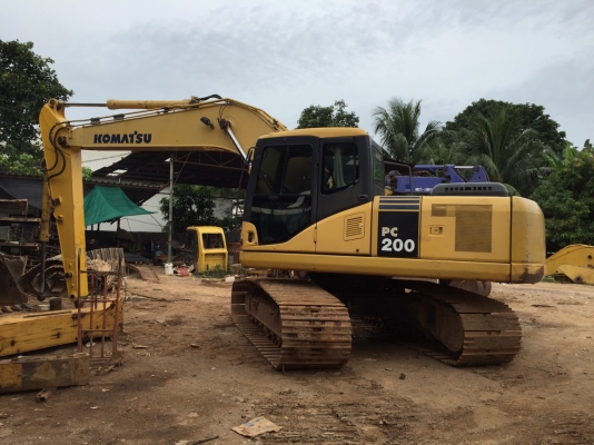 ขายรถแบคโฮ KOMATSU PC200-7 เอกสารเล่มทะเบียน 12000 ชม.มี 3 คัน ราคา 1650000