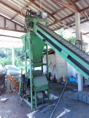 ขายเครื่องอัดอิฐบล็อก 2 ก้อน 85000