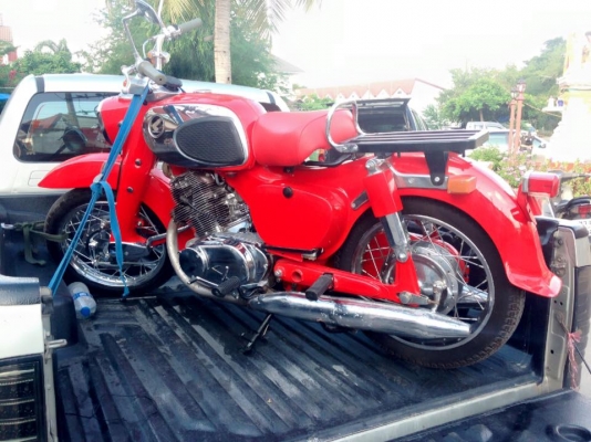 ขาย c77 รถสวย เครื่องดี ขี่ได้ เก็บงานมาแล้ว มีเล่มให้ไม่มีชุดโอน  ขาย 165000 ติดต่อ 0889419663