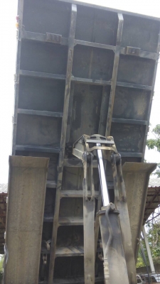 10ล้อดั้ม360แรง..MP1FXZ7778T-1001001 ปี55 ไมล์107095 กิโล.รถบรรทุกถังยาง ไม่เคยวิ่งดิน..สวยมากๆเดิมๆ