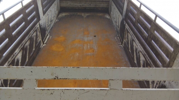 10ล้อดั้ม360แรง..MP1FXZ7778T-1001001 ปี55 ไมล์107095 กิโล.รถบรรทุกถังยาง ไม่เคยวิ่งดิน..สวยมากๆเดิมๆ