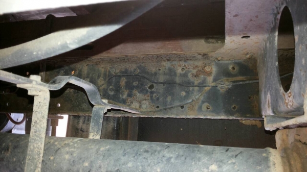 6ล้อรั้ว ISUZU NKR 57L-0510582..เครื่อง110แรง ปี41..รถดี สีไม่สวย