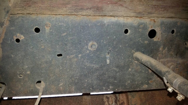 6ล้อรั้ว ISUZU NKR 57L-0510582..เครื่อง110แรง ปี41..รถดี สีไม่สวย