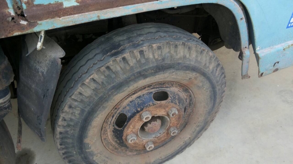 6ล้อรั้ว ISUZU NKR 57L-0510582..เครื่อง110แรง ปี41..รถดี สีไม่สวย