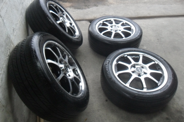 ล้อแม็ก 17นิ้ว 5รู114 พร้อมยาง สวยๆ 4 ล้อ ราคา 6900 บาท ล้อแม็ก 17นิ้ว 5รู114 พร้อมยาง สวยๆ 4 ล้อ ราคา 6900 บาท
