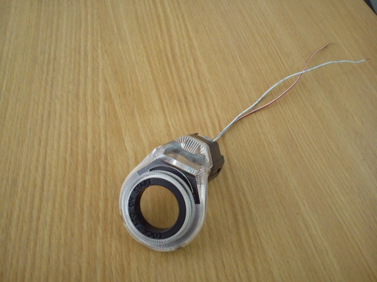 ไฟรูกุญแจของ TOYOTA น่าจะวีโก้เท่าที่ทราบครับ