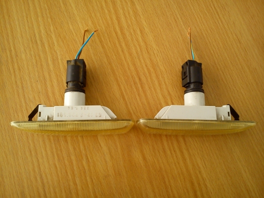 ไฟเลี้ยวแก้มสีขาว BMW E46