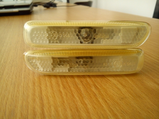 ไฟเลี้ยวแก้มสีขาว BMW E46