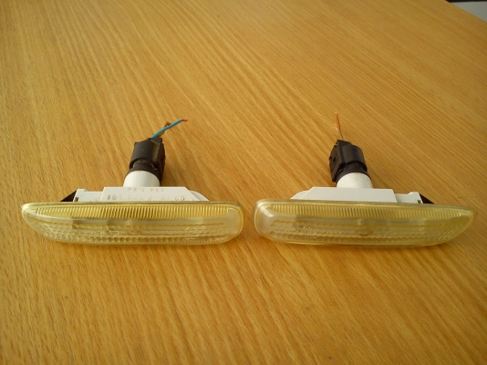 ไฟเลี้ยวแก้มสีขาว BMW E46