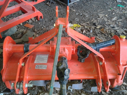 จอบหมุน ในร่องอ้อย