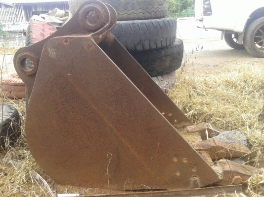 ขอขอบคุณ ลูกค้าทางไกลจากอุตรดิตย์ มารับสินค้าตามนัด มัดจำไม่ต้อง แต่เช้าเลย บุ้งกี้ KOMATSU 120-3