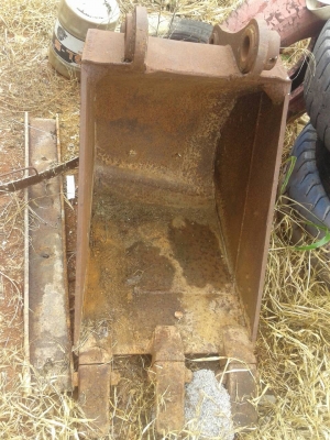 ขอขอบคุณ ลูกค้าทางไกลจากอุตรดิตย์ มารับสินค้าตามนัด มัดจำไม่ต้อง แต่เช้าเลย บุ้งกี้ KOMATSU 120-3