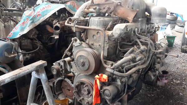 ขายเครื่องนิสสันpe290พร้อมเกียร์ เครื่องห้างบ้านเรา