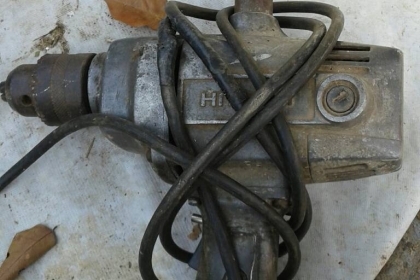 สว่านรอบช้าฮิตาชิสภาพพร้อมใช้งานครับเป็นของฮิตาชิครับสวยๆครับเสียงนิ่มประมาณ 6 หุนครับ  พร้อมใช้ครับ  ราคานี้คุ้มมากครับ