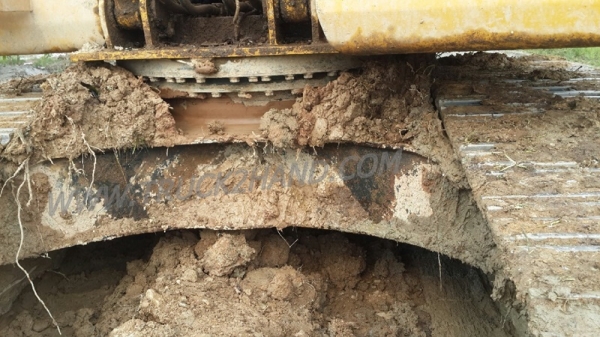 รถแบคโฮ Komatsu pc200  16000กว่าชั่วโมง