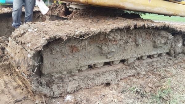 รถแบคโฮ Komatsu pc200  16000กว่าชั่วโมง