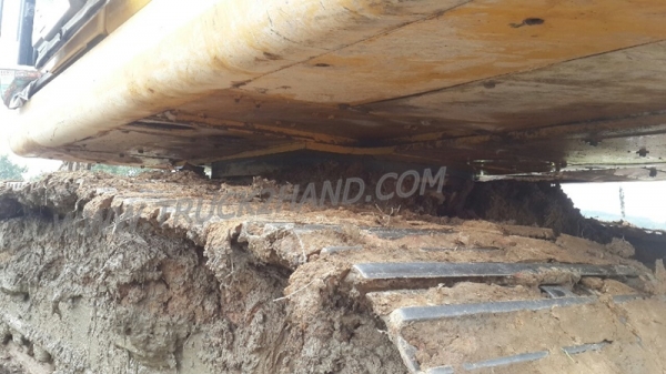 รถแบคโฮ Komatsu pc200  16000กว่าชั่วโมง